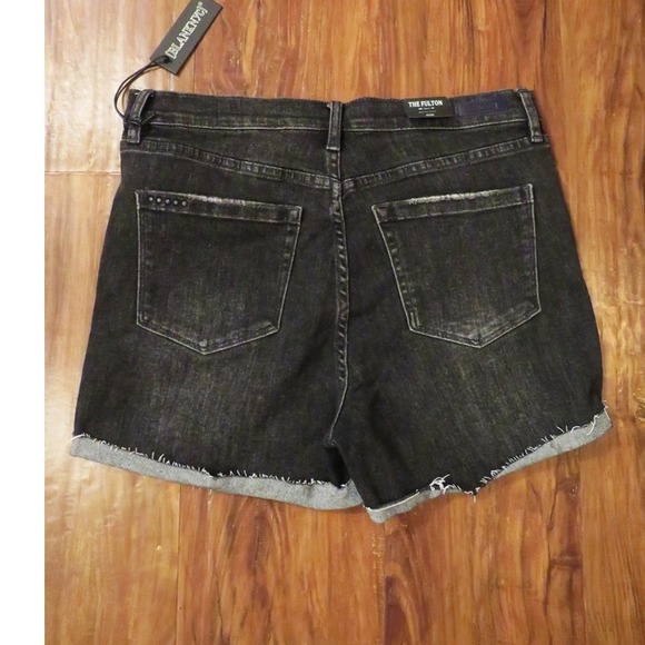 NWT Blank NYC The Fulton Roll Up Shorts Size 30 Black - Picture 7 of 9